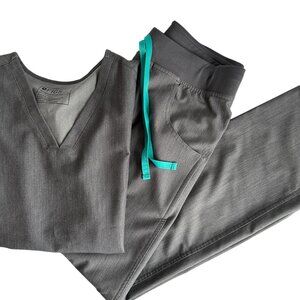 FIGS Technical Collection scrub set gray short sleeve top and pants Sz S